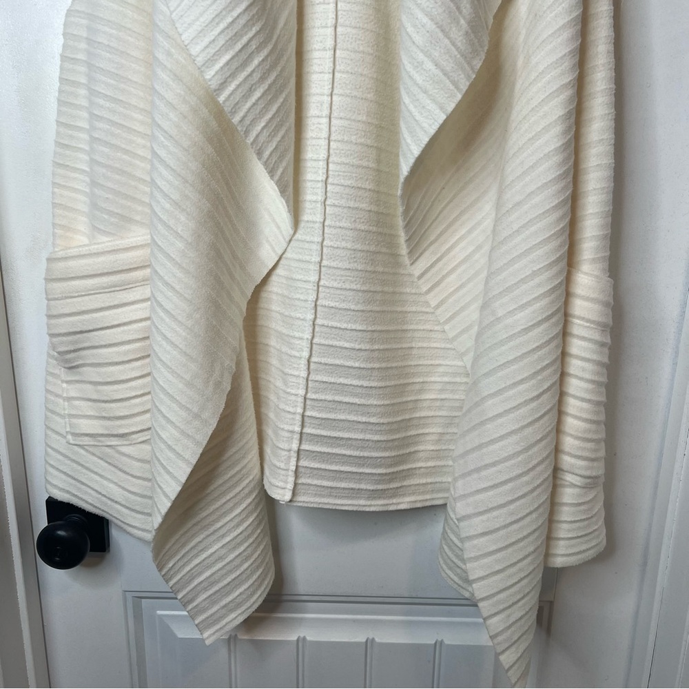 Le Moda Women's Sleeveless Pleated Open Front Fleece Vest Cardigan. Size S-L - Picture 9 of 12